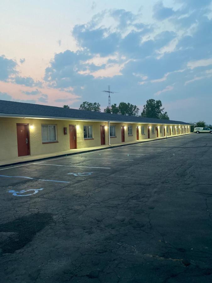 New Budget Inn Eaton Exterior photo